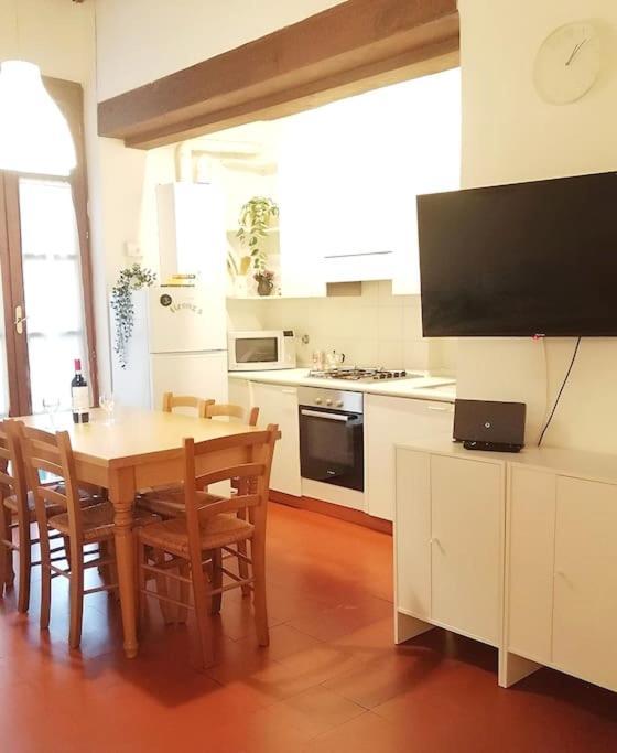 Cozy Apartment Near Train Station Florence Luaran gambar